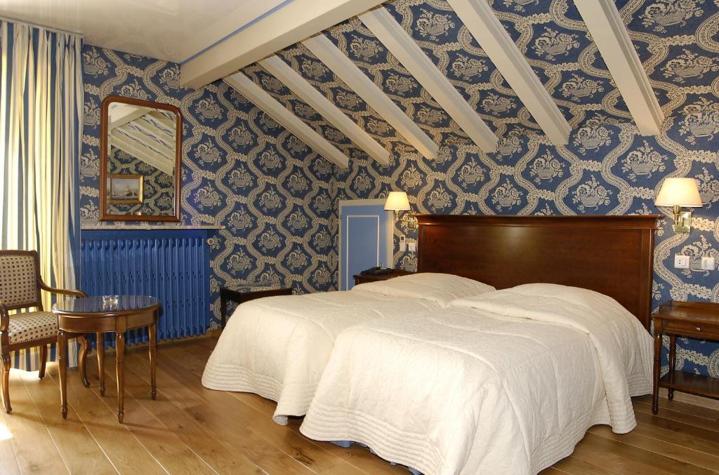 Le Clos Saint-Vincent Ribeauvillé Rum bild